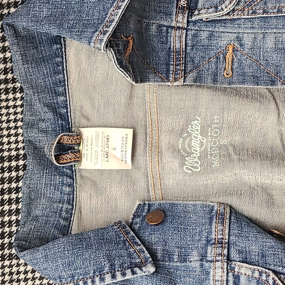 ModCloth Wrangler Denim Jacket Small - Picture 2 of 4